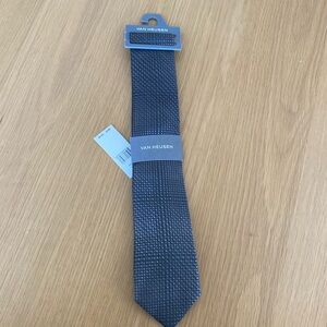Brand new Van Heusen tie